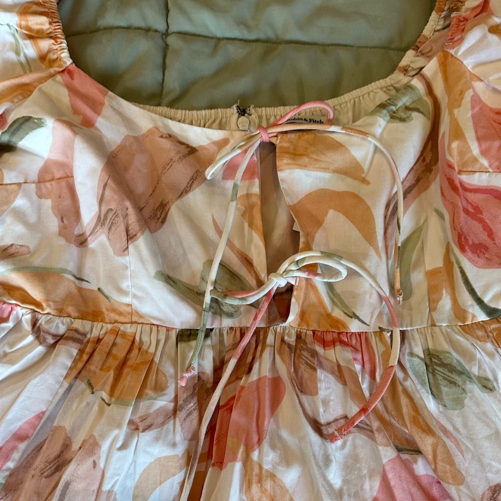Abercrombie & Fitch Floral Puff-Sleeve Mini Dress in White, Pink, Orange, Green - Picture 2 of 7